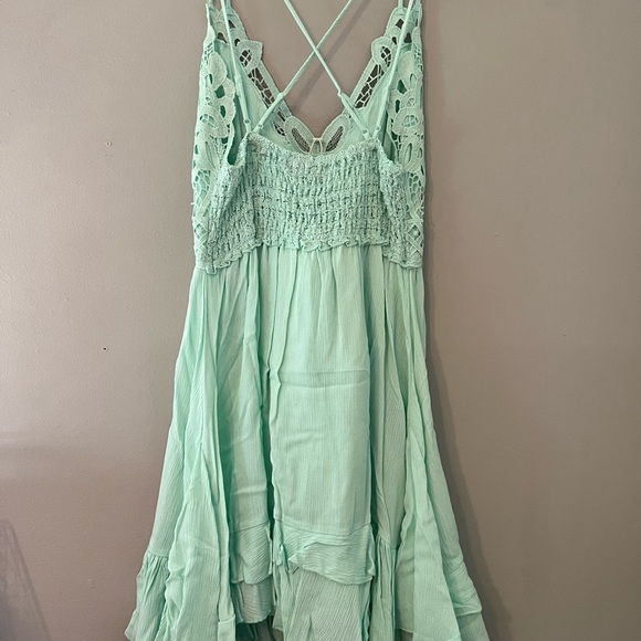 Chealsea & Vioket dress light green - Picture 3 of 11